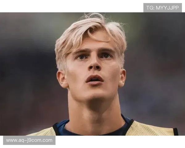 瑞典传奇足球选手的辉煌生涯与成就回顾