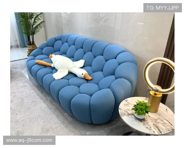 创意足球沙发可折叠设计让休闲与运动完美融合打造多功能家居新体验